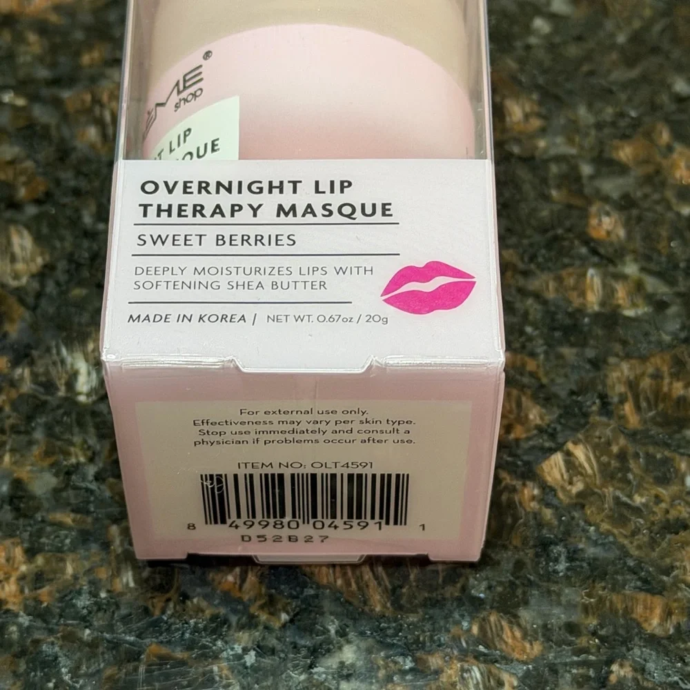 The crème shop overnight lip therapy mask in sweet berries. New in box